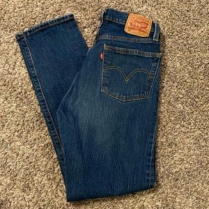 Levi’s 501 size 26 new! Great mid/dark wash color!